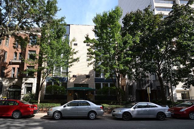 1st image of 1425 N Dearborn St APT 1B