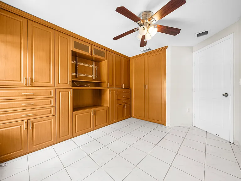 9 E 4th St #101 — Photo 29