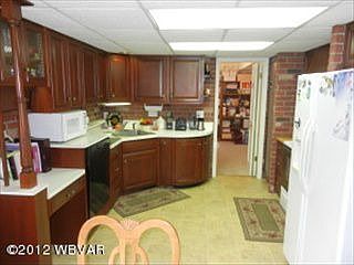 4th image of 1112 Weaver St