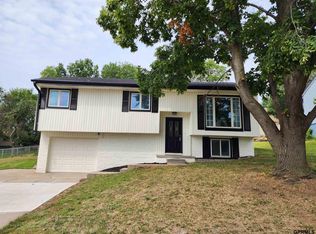 8714 S 142nd Ave, Omaha, NE 68138