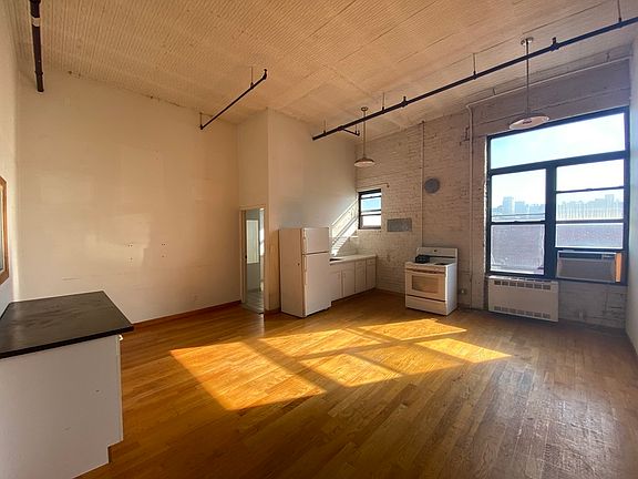 4th image of 9 White St #407