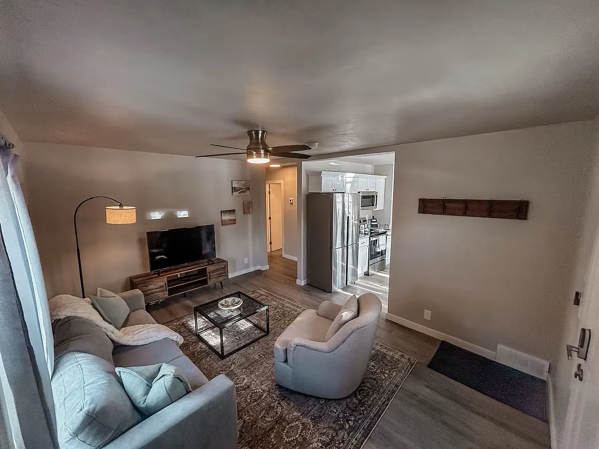 4 bed, 1470 sqft, $2,800 — Photo 2