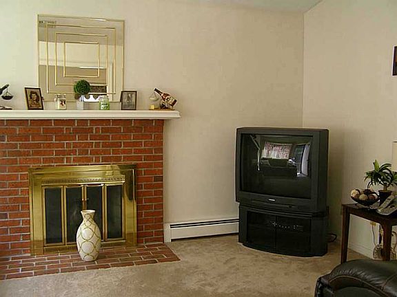 2nd image of 258 Rosemont Ave
