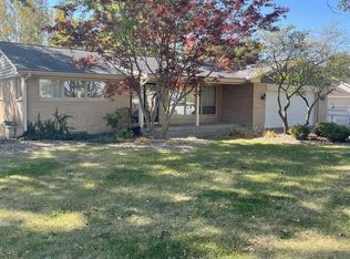 800 25th Ave, Silvis, IL 61282