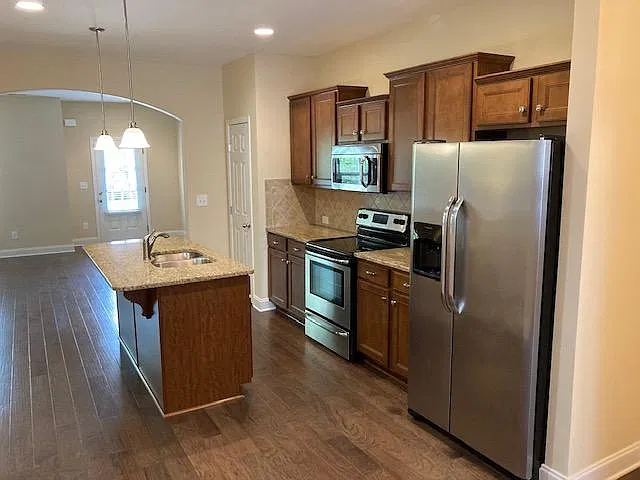 3 bed, 2.5 bath, 1684 sqft, $2,775 — Photo 2