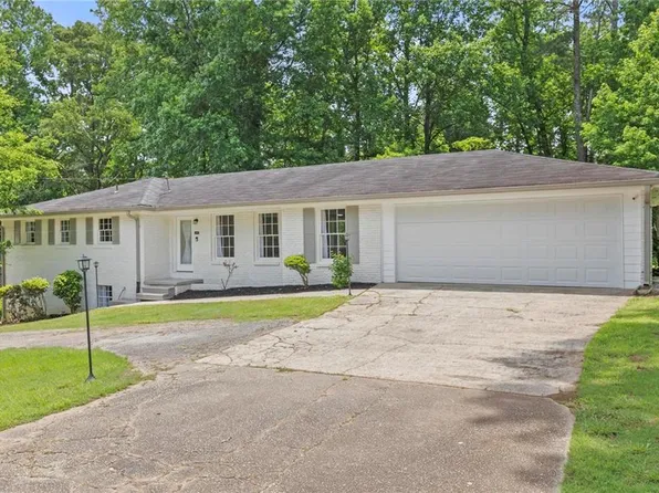 6181 Shallow Wood Ln, Douglasville, GA 30135