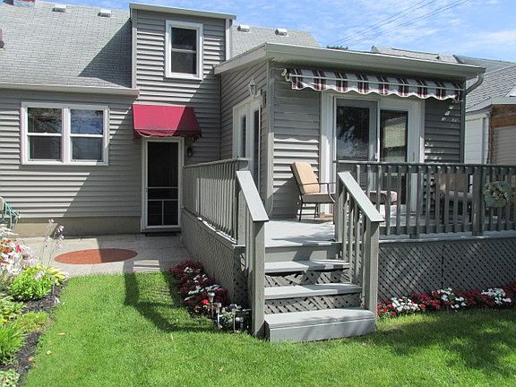 3rd image of 2106 Pleasant St