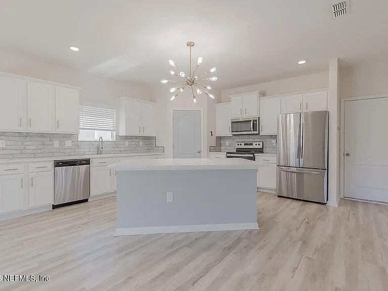 2223 Willow Springs Dr — Photo 6