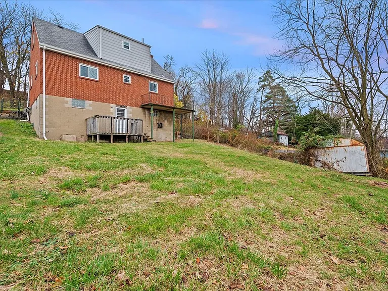 1303 Cloverdale St — Photo 43