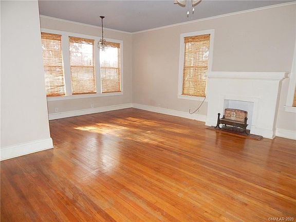 3rd image of 3149 Woodlawn Ave