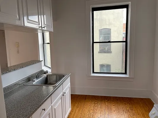 Rented by Oxford Property Group | media 17