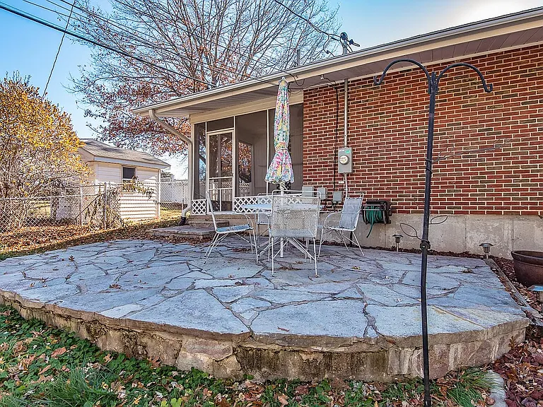 317 S Pam Ave — Photo 23