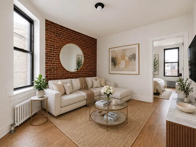 306 E 5th St #29 — Photo 1