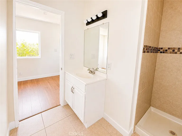 1180 Langley Way — Photo 26