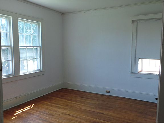 2nd image of 107 Beacon St