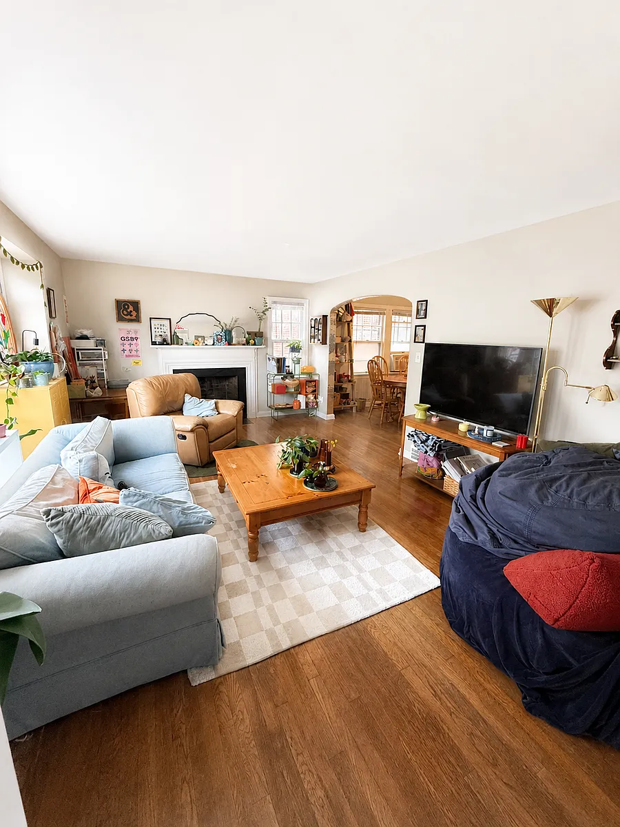 Living Room - 13610 Cedar Rd #DOWN