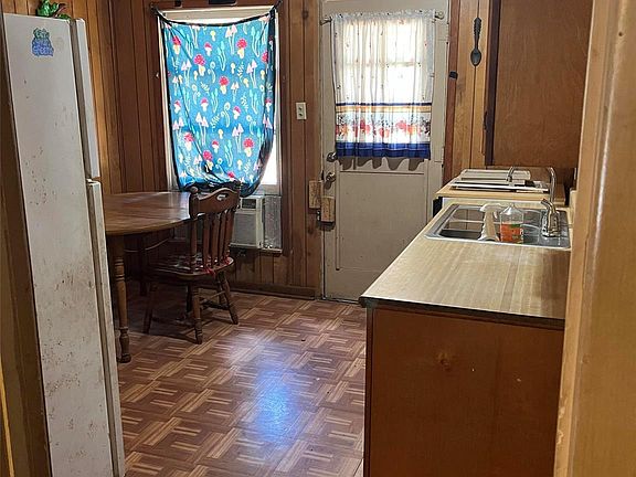 4th image of 508 Azalea Ave