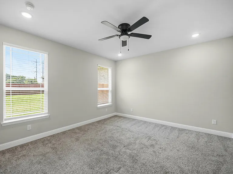 2125 Beaumont St — Photo 26