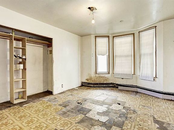 5th image of 235 Cator Ave