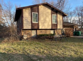 20390 Hughes Ave, Lakeville, MN 55044