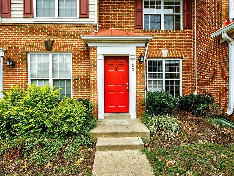 2492 Quick St #103 — Photo 3