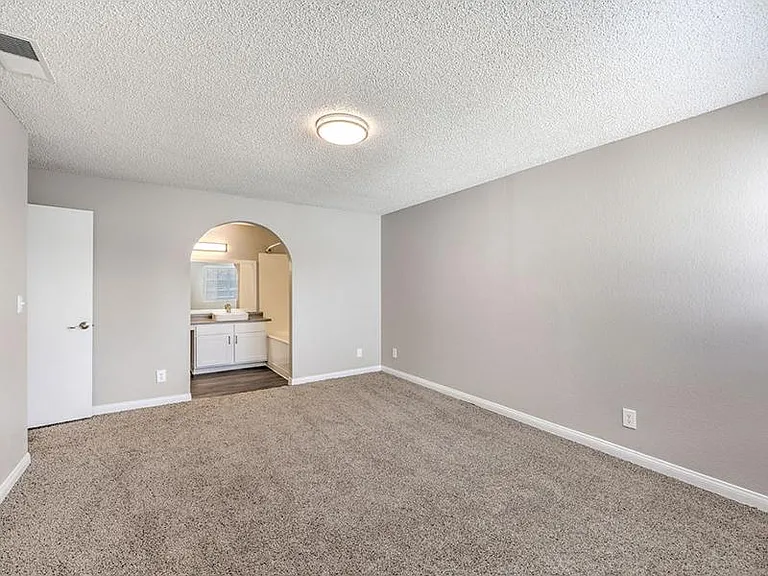 KD Place — Photo 5