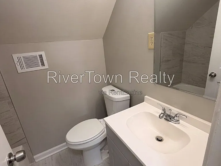 2884 Spring Hill Dr — Photo 10