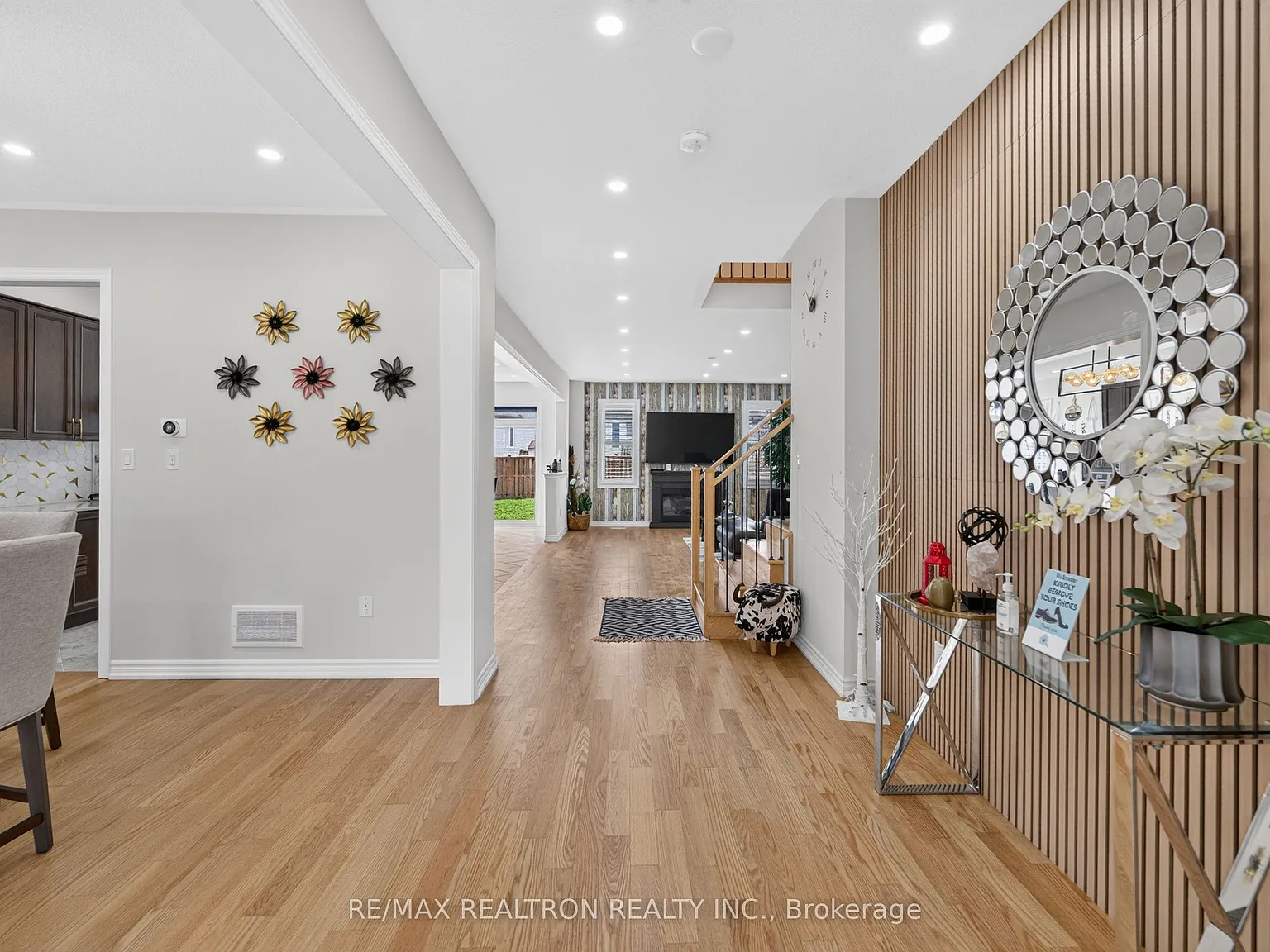 5 bed, $3,300 — Photo 4