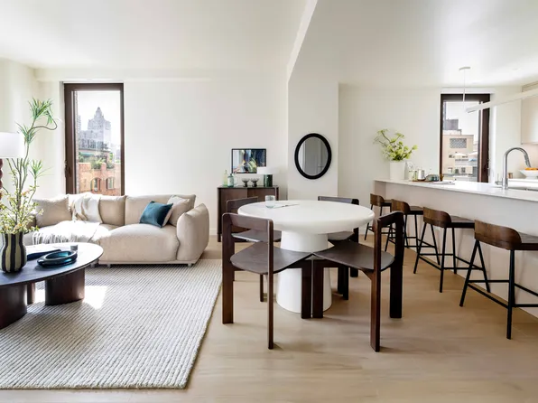 300 East 50th Street 3E image 2 of 21
