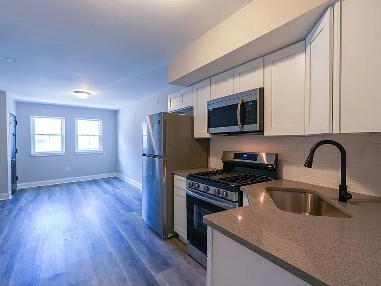 1335 S 8th St — Photo 25