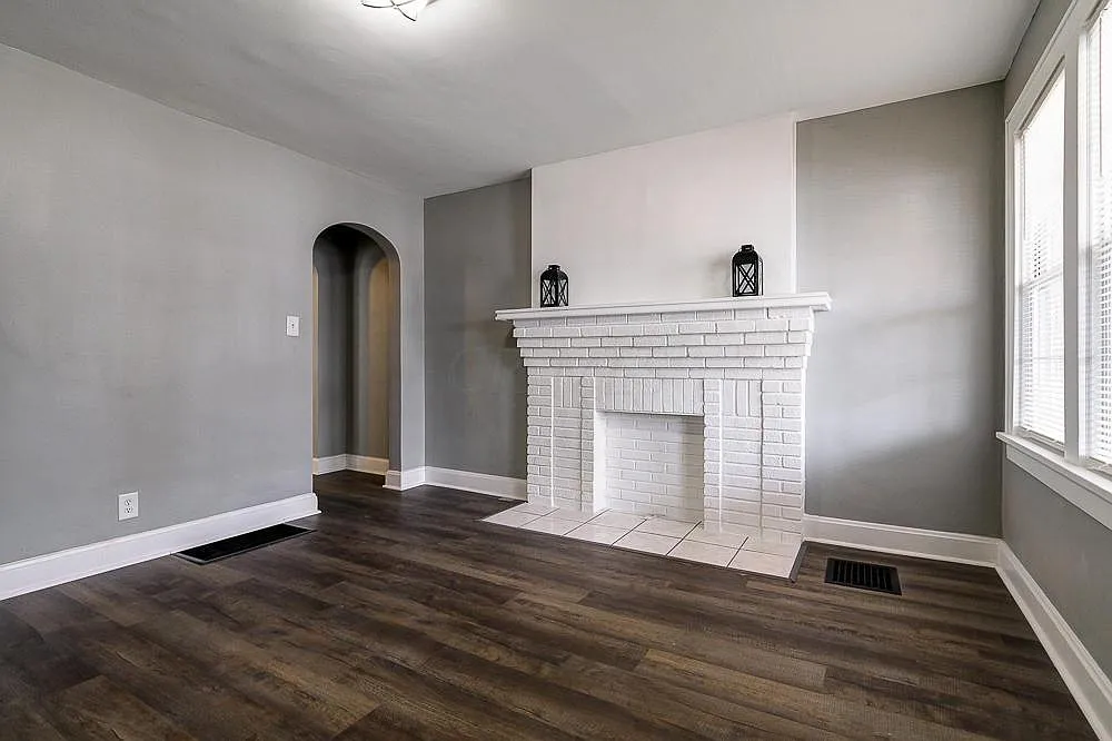 39 W Markison Ave — Photo 3