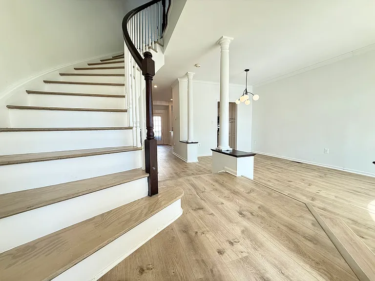 14604 Woodgate Manor Cir — Photo 3