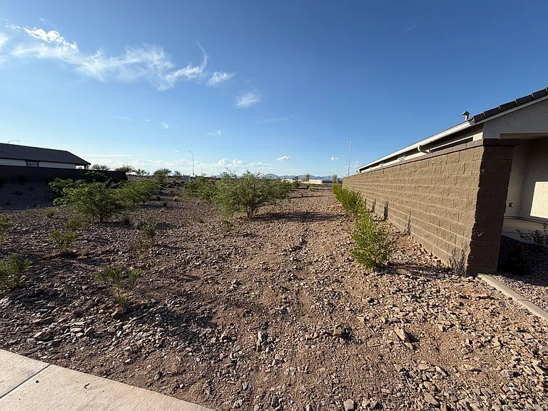 2702 W Shepperd Ave — Photo 4