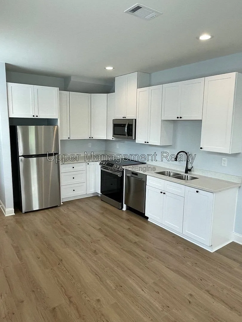 3 bed, 3.5 bath, 1475 sqft, $1,850 — Photo 2