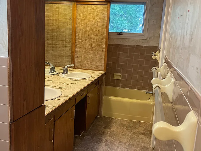 728 Saint Charles St #1 — Photo 6
