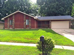 1017 S Timbercreek Ave, Springfield, MO 65802