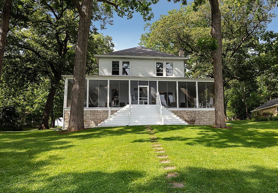 1st image of 585 Illinois Ave