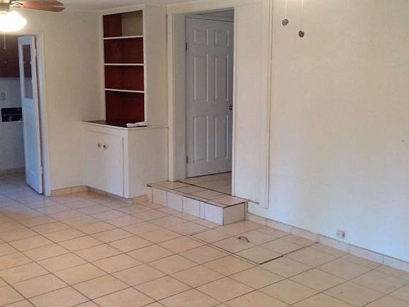 3rd image of 2229 Vine Ave