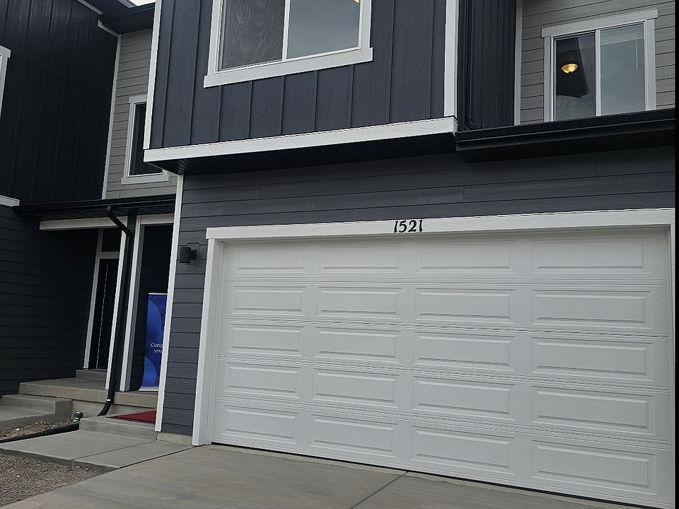 1st image of 1521 W Charmer Ln
