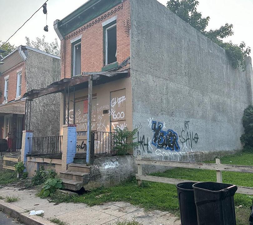 2nd image of 6031 Reinhard St