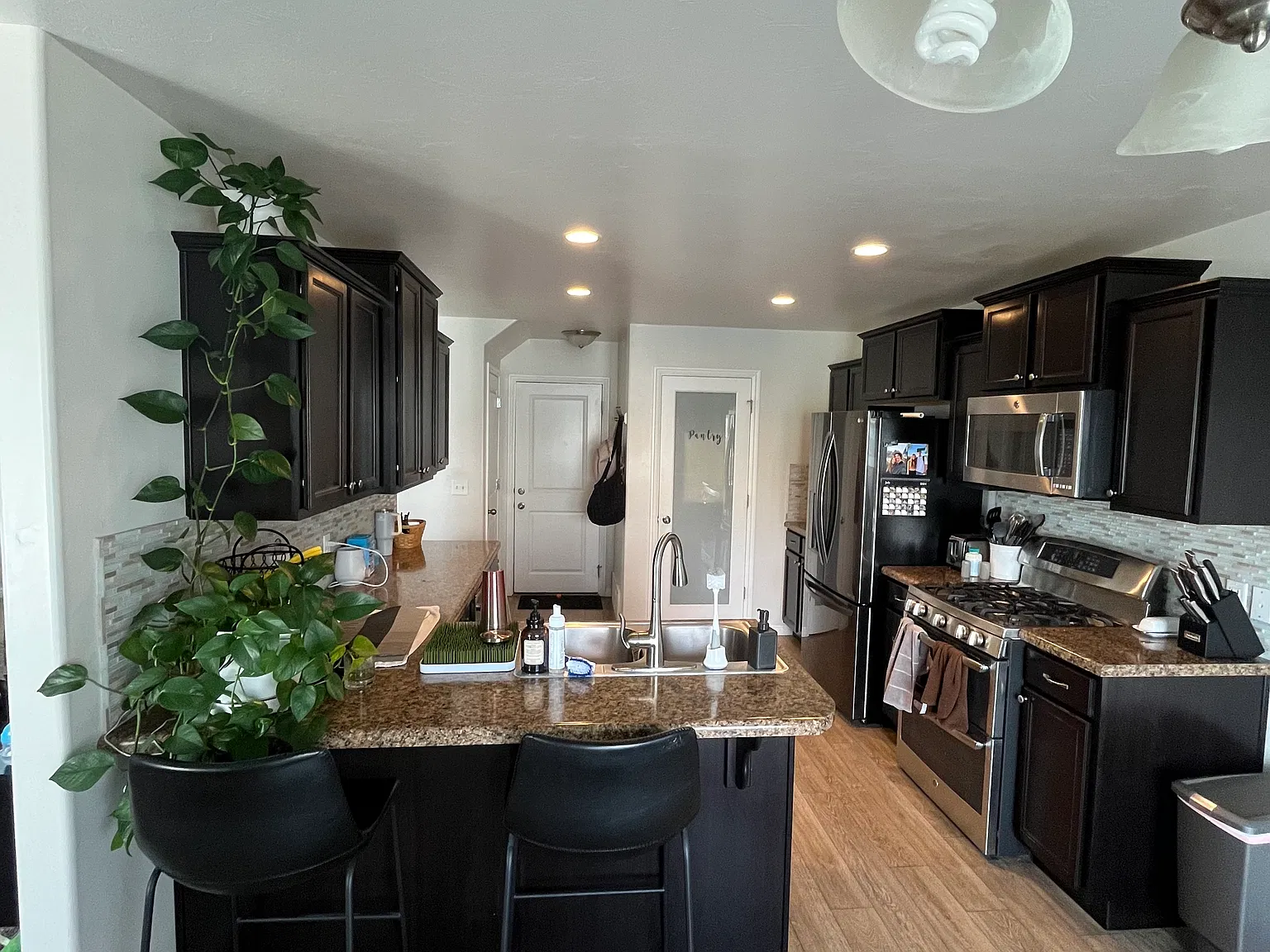 4 bed, 2379 sqft, $2,300 — Photo 3