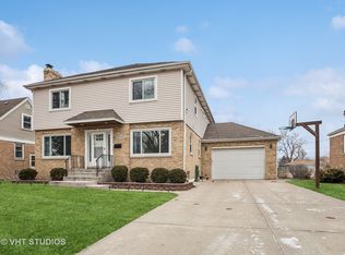2715 S Scott St, Des Plaines, IL 60018