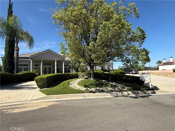 685 Bradbury Dr, Redlands, CA 92374