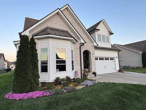 3rd image of 409 Barr Dr