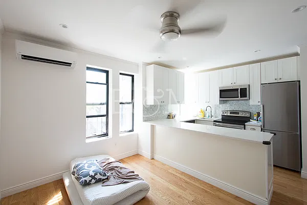 Rented by Brick&Mortar | media 25