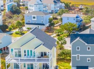 327 Oceanaire Ln, Surf City, NC 28445