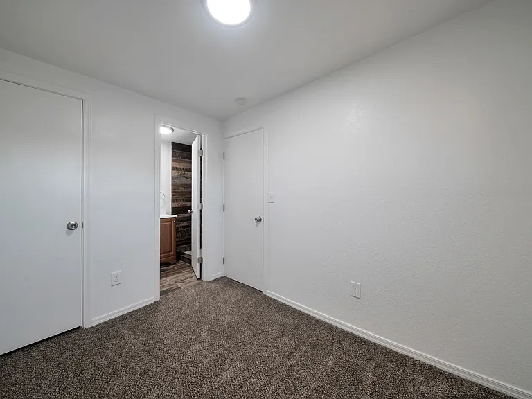 1108 S 33rd Ave #Phoenix 85009 — Photo 7