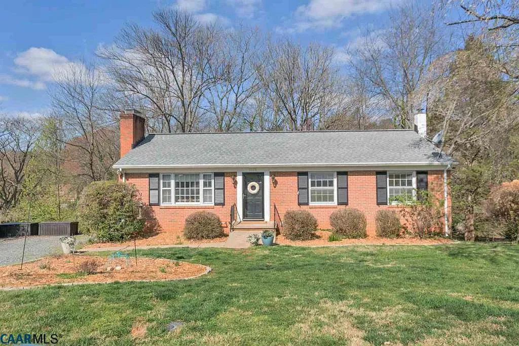2123 Tarleton Dr photo 1