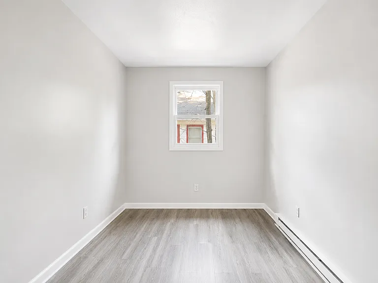 555 Hasbrouck A Rd — Photo 5