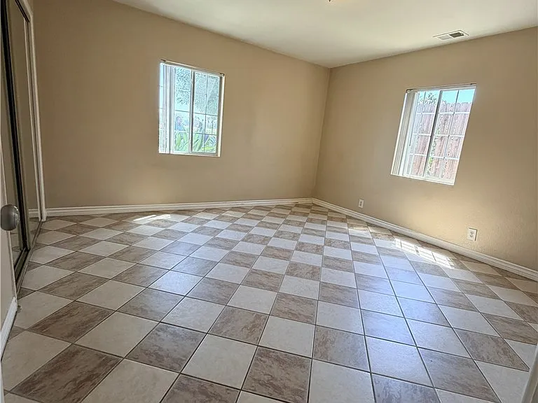 2820 Madison St — Photo 16